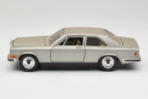 Rolls-Royce Camargue Argent Bburago 1:18 3001-M2 Métal — image 4 sur 8