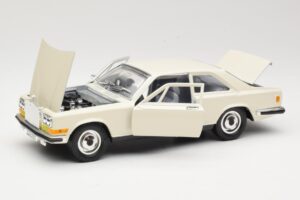 Rolls-Royce Camargue Blanc Bburago 1:22 3001-M1 Métal — image 3 sur 8
