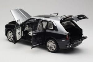 Rolls-Royce Cullinan Noir & Argent OEM 1:18 ROLLS001 Métal — image 5 sur 8