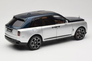Rolls-Royce Cullinan Bleu & Argent Bicolore OEM 1:18 028-16B Métal — image 3 sur 8