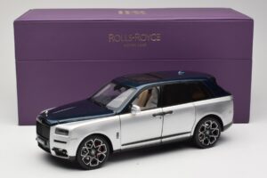 Rolls-Royce Cullinan Bleu & Argent Bicolore OEM 1:18 028-16B Métal — image 8 sur 8