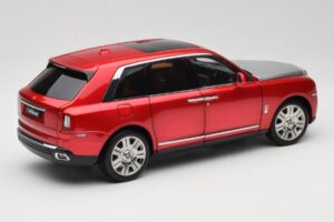Rolls-Royce Cullinan Rouge Avec Shadow Wheels OEM 1:18 028-18A Métal — image 3 sur 8
