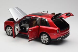 Rolls-Royce Cullinan Rouge Avec Shadow Wheels OEM 1:18 028-18A Métal — image 5 sur 8