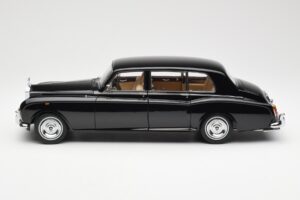 Rolls-Royce Phantom VI EWB Noir Kyosho 1:18 08905BK Métal — image 4 sur 8