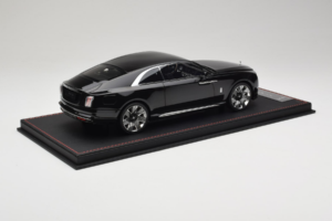 Rolls-Royce Spectre Noir Df Model 1:18 REMC017 Résine — image 3 sur 6