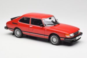 Saab 900 GL Rouge MCG 1:18 MCG18340 Métal — image 2 sur 6