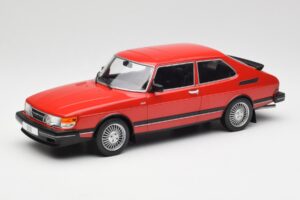 Saab 900 GL Rouge MCG 1:18 MCG18340 Métal