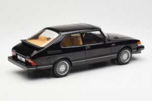 Saab 900 Turbo Noir MCG 1:18 MCG18338 Métal — image 2 sur 6