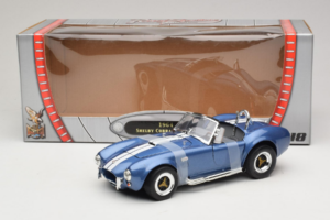 Shelby Cobra 427 S/C Bleu Bande Blanche Road Signature 1:18 92058-P2 Métal — image 6 sur 6