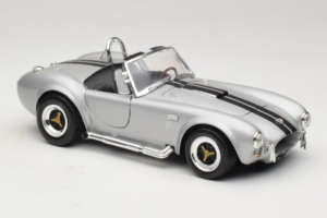 Shelby Cobra 427S/C Argent Avec Rayures Noires Road Signature 1:18 92058 Métal — image 6 sur 8