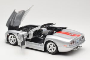 Shelby Series 1 Argent Bburago 1:18 3323 Métal — image 5 sur 8