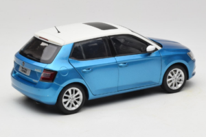 Skoda Fabia Mk3 Bleu OEM 1:18 ZSF000004BLA Métal — image 3 sur 8