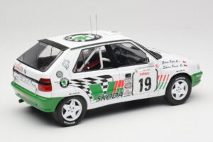 Skoda Felicia Kit Car #19 P. Sibera / P. Gross Tour de Corse 1995 IXO 1:18 18RMC149B Métal — image 2 sur 6