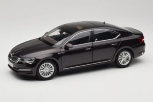 Skoda Superb Mk3 Noir Paudi Model 1:18 ZSS000006BLA Métal