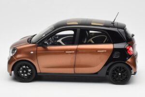 Smart Forfour W453 Noir Hazel Marron Norev 1:18 B66960299 Métal — image 4 sur 8