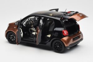 Smart Forfour W453 Noir Hazel Marron Norev 1:18 B66960299 Métal — image 5 sur 8