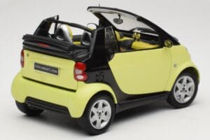 Smart Fortwo 450 Cabrio Jaune Minichamps 1:18 0012889V001C49Q00 Métal — image 3 sur 8