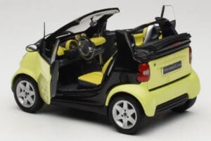 Smart Fortwo 450 Cabrio Jaune Minichamps 1:18 0012889V001C49Q00 Métal — image 5 sur 8