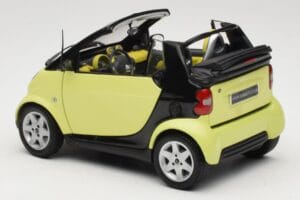 Smart Fortwo 450 Cabrio Jaune Minichamps 1:18 0012889V001C49Q00 Métal — image 7 sur 8