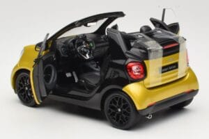 Smart Fortwo 453 Cabriolet Noir Et Jaune Norev 1:18 B66960289 Métal — image 5 sur 8