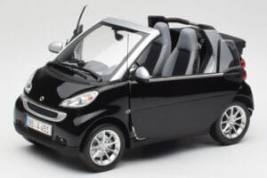 Smart Fortwo Cabriolet W451 Noir & Argent Minichamps 1:18 Q0022566V001C18Q00 Métal — image 2 sur 8