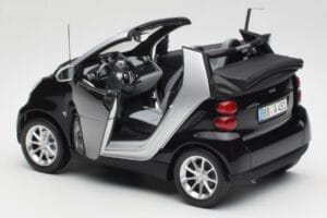 Smart Fortwo Cabriolet W451 Noir & Argent Minichamps 1:18 Q0022566V001C18Q00 Métal — image 5 sur 8