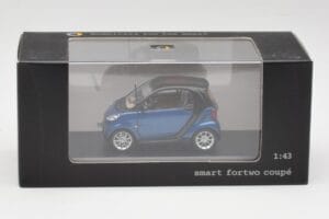 Smart Fortwo Coupe Aqua Bleu Metallic & Noir Minichamps 1:43 Q0022558V001C77Q00 Métal — image 4 sur 4