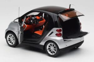 Smart Fortwo Coupé W451 Argent & Noir Minichamps 1:18 Q0022528V001C75Q00 Métal — image 5 sur 8