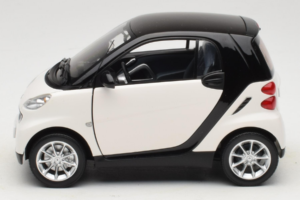 Smart Fortwo 451 Coupe Blanc Noir Minichamps 1:18 150036302 Métal — image 4 sur 8