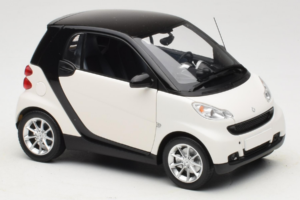 Smart Fortwo 451 Coupe Blanc Noir Minichamps 1:18 150036302 Métal — image 6 sur 8