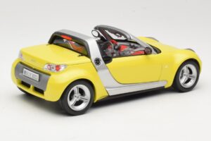Smart Roadster 452 Jaune Bburago 1:18 34099-M2 Métal — image 3 sur 8