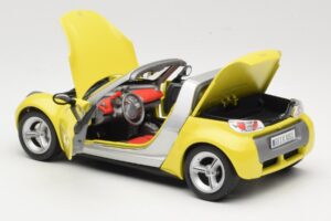 Smart Roadster 452 Jaune Bburago 1:18 34099-M2 Métal — image 5 sur 8