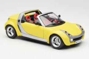 Smart Roadster 452 Jaune Bburago 1:18 34099-M2 Métal — image 6 sur 8