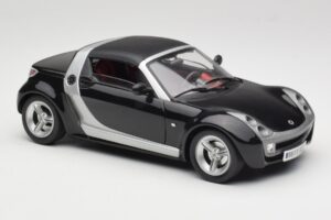 Smart Roadster Noir Bburago 1:18 34099-M1 Métal — image 6 sur 8
