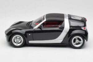 Smart Roadster Bleu Foncé Bburago 1:18 34917 Métal — image 4 sur 8