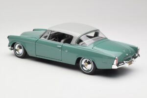 Studebaker Starliner Seafoam Vert & Shasta Blanc Maisto 1:18 31651 Métal — image 3 sur 8