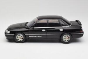 Subaru Legacy RS Noir IXO 1:18 18CMC131A Métal — image 3 sur 6