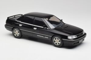 Subaru Legacy RS Noir IXO 1:18 18CMC131A Métal — image 4 sur 6