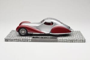 Talbot-Lago T150 C-SS Coupé Argent Rouge Minichamps 1:18 107117121 Résine — image 3 sur 6
