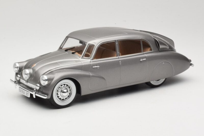 Tatra 87 Gris MCG 1:18 MCG18068 Métal