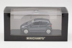 Toyota Aygo AB10 Grey Metallic Minichamps 1:43 AYGO001 Métal — image 4 sur 4