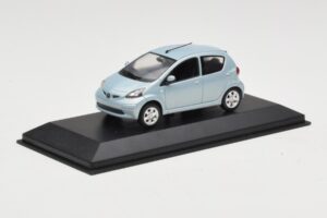 Toyota Aygo Light Blue Metallic Minichamps 1:43 TOYOTA012 Métal — image 2 sur 4