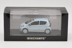 Toyota Aygo Light Blue Metallic Minichamps 1:43 TOYOTA012 Métal — image 4 sur 4