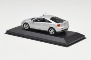 Toyota Celica VII Superior Argent Minichamps 1:43 CELICA001 Métal — image 3 sur 4