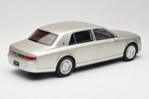 Toyota Century Silver Metallic Kyosho 1:18 KSR18036S Métal — image 2 sur 6
