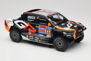 Toyota GR DKR Hilux Evo #211 H. Lategan / B. Cummings Rally Dakar 2025 IXO 1:18 18RMC237 Métal — image 4 sur 6