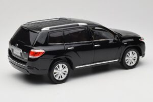 Toyota Highlander XU40 Noir Paudi Model 1:18 2043612-B1 Métal — image 3 sur 8