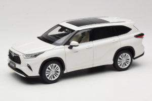 Toyota Highlander XU70 Blanc OEM 1:18 26071-2011 Métal