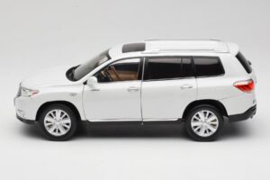 Toyota Highlander XU40 Blanc Paudi Model 1:18 2043612-W1 Métal — image 4 sur 8