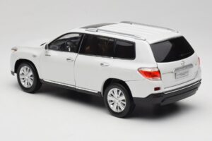 Toyota Highlander XU40 Blanc Paudi Model 1:18 2043612-W1 Métal — image 7 sur 8